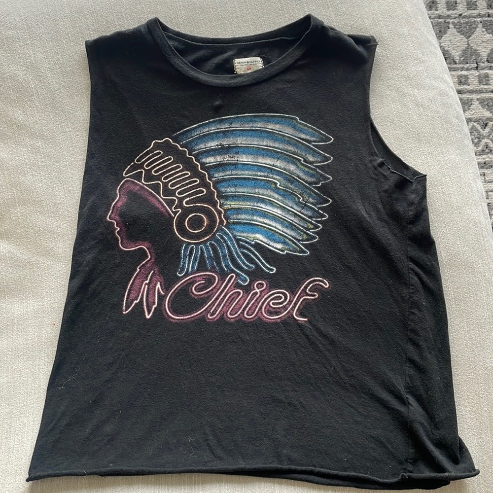 Black sleeveless black tank